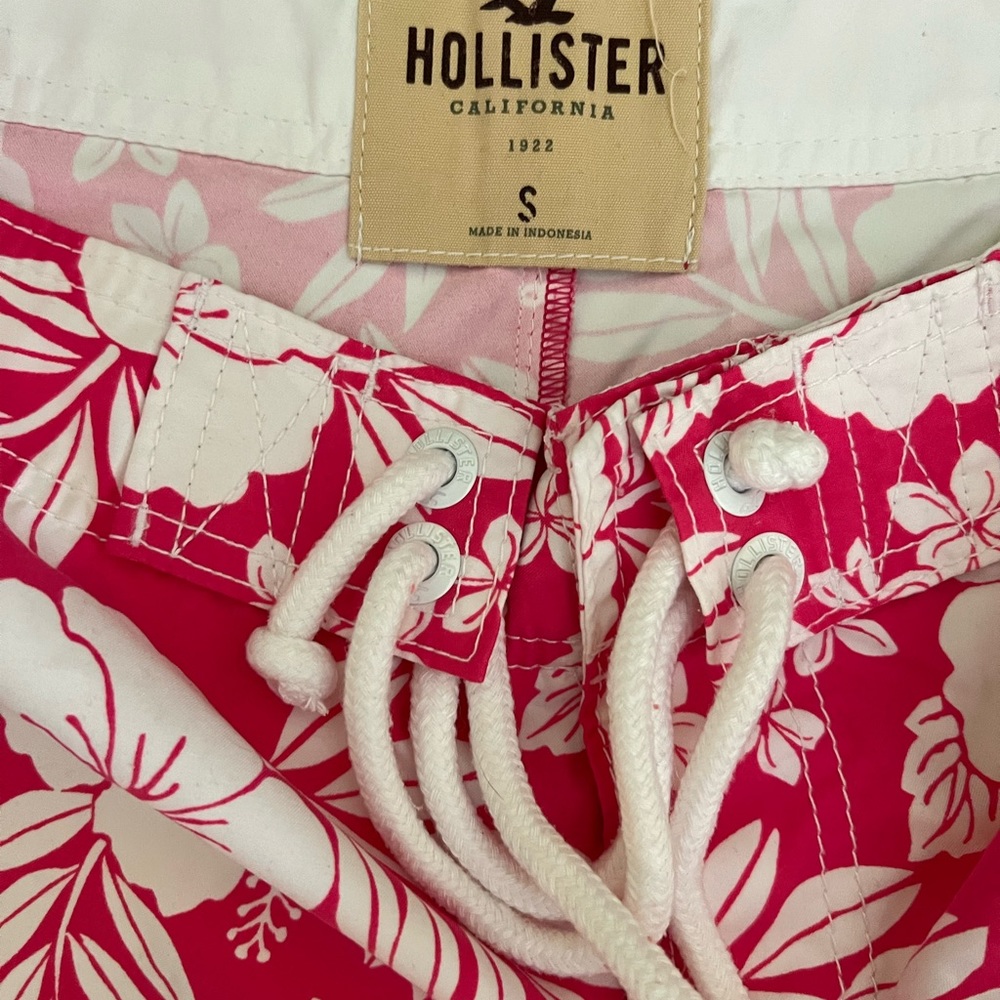 Hollister Hawaiian Pink and White Board Shorts, Size Small